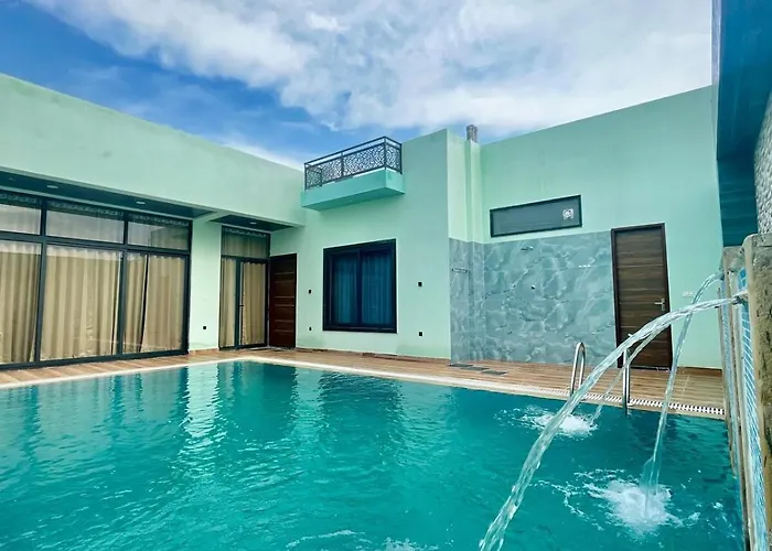 Zenroofs - Pool Farm House