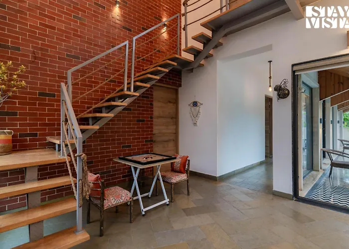 Rustic Roots By Stayvista - 3Bhk Pet-Friendly Villa With Bar