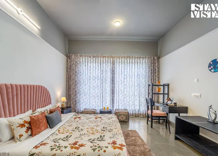 Stayvista'S Vacanza Villa - 3Bhk With Home Theatre & Private Pool
